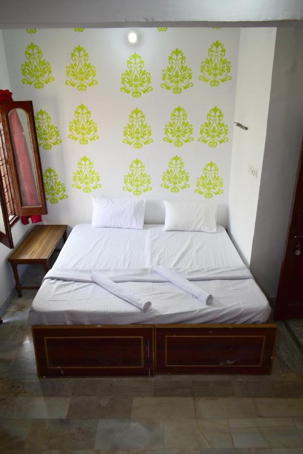 Sandhya Guest House Varanasi Near Ganga River Екстериор снимка