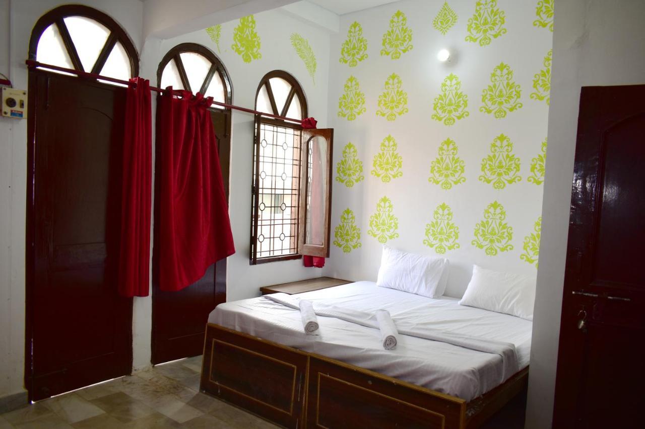 Sandhya Guest House Varanasi Near Ganga River Екстериор снимка