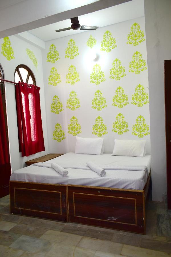 Sandhya Guest House Varanasi Near Ganga River Екстериор снимка