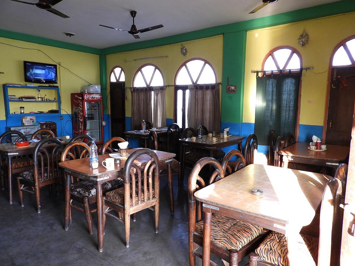 Sandhya Guest House Varanasi Near Ganga River Екстериор снимка