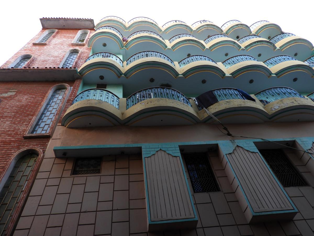 Sandhya Guest House Varanasi Near Ganga River Екстериор снимка